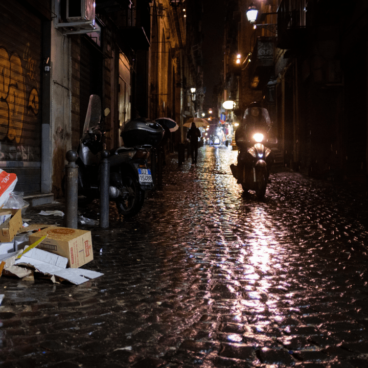 SCOOTER, NAPOLI, NOTTE