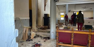 Attentato in chiesa in Nigeria: 21  morti. Sospetti sui Fulani (FOTO)