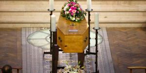 Il corpo nei funerali cattolici: la Speranza nel cuore (…e nella carne)