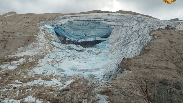 Ice serac that collapsed on the Marmolada, near Punta Rocca, killing four people-AFP