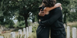 Cosa dire (e cosa non dire) a un funerale