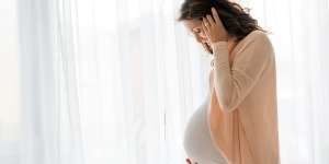 Ashley, dopo 4 aborti spontanei, incinta di 2 coppie di gemelli