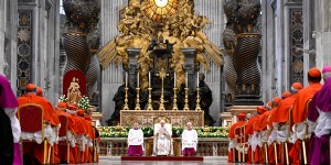 Altro che dimissioni: coi Cardinali il Papa sta parlando dei laici!