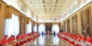 20 nuove porpore e 2 santi per la Chiesa universale, oggi il Concistoro di Francesco