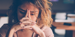 Burnout, segnale allarmante di un&#8217;economia umana da cambiare