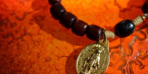 Avete rosari o medagliette con simboli satanici e massonici?