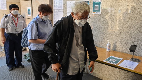 Il Cardinal Zen a HONG KONG