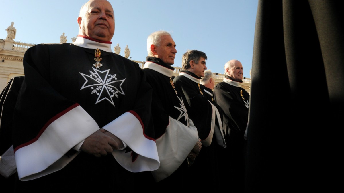 Rycerze zakonu maltańskiego w Watykanie