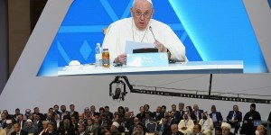 Kazakistan, giorno 2: Francesco invoca libertà religiosa per tutti 