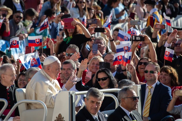 Pope-Francis-general-audience-Antoine-Mekry-ALETEIA