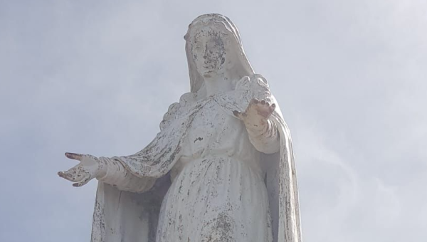 becca di nona statua vergine