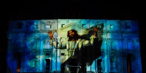 &#8220;Seguimi&#8221; la vita dell&#8217;Apostolo Pietro proiettata sulla sua Basilica (VIDEO e FOTO)