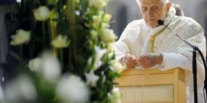 L’“apparecchio alla morte” di Benedetto XVI