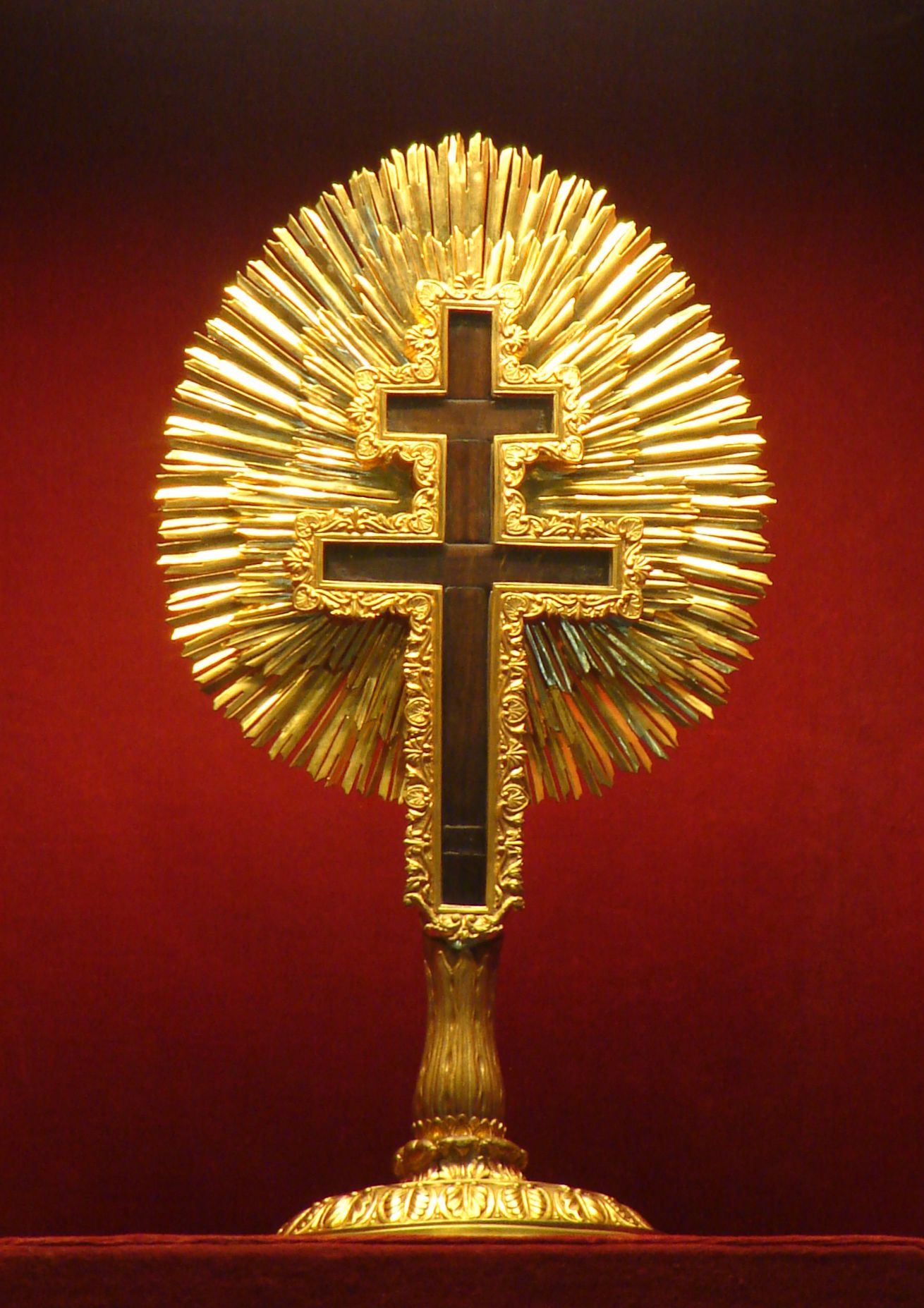 Reliquie e reliquiari: storia, tipi e classificazioni (FOTO)