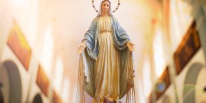 Preghiera per non allontanarsi mai dalla Vergine Maria