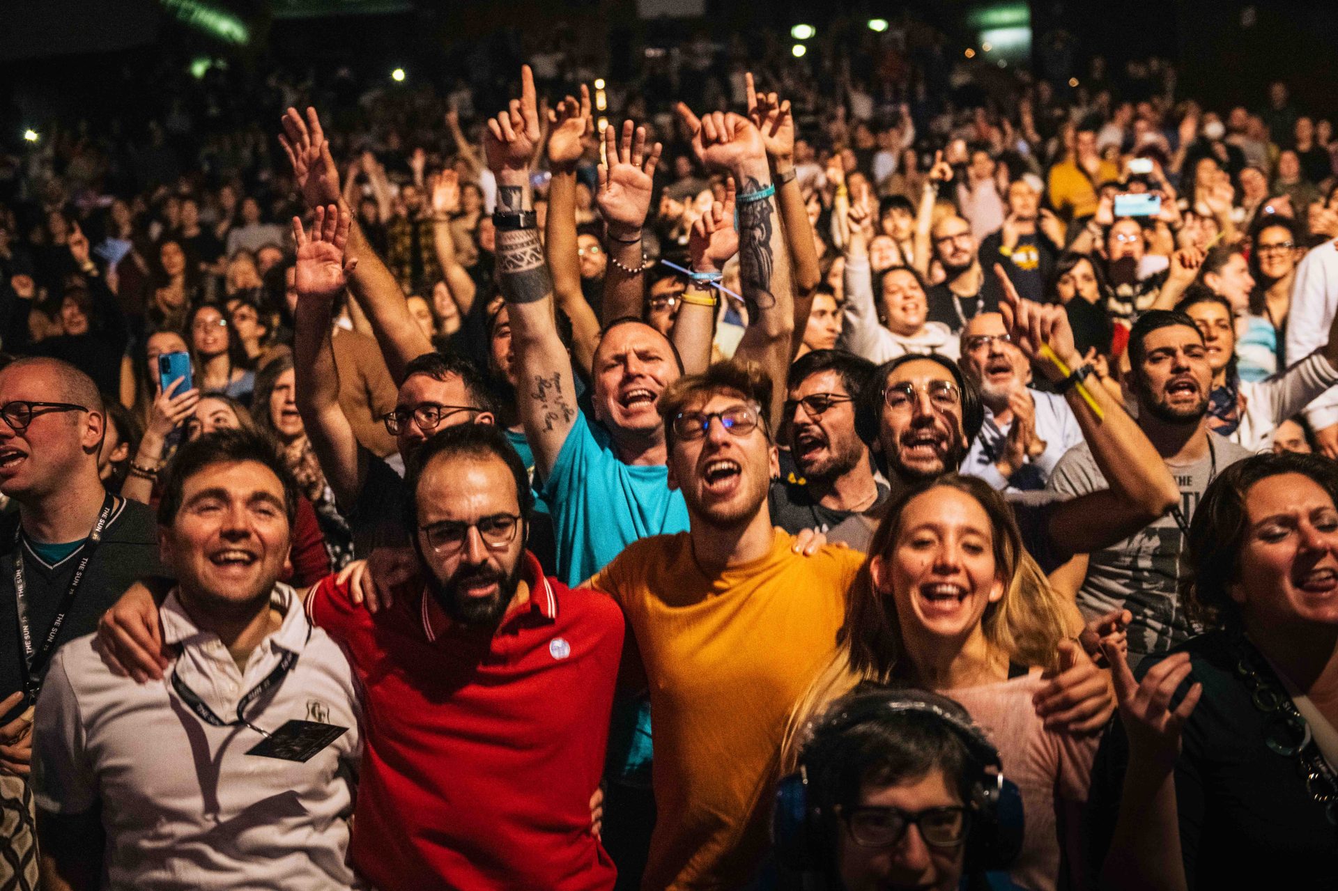 IL PUBBLICO AL CONCERTO DEI THE SUN TEATRO LYRICK DI ASSISI
