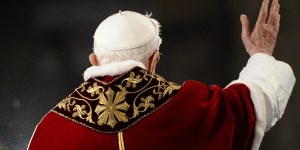 Ultime notizie su Benedetto XVI. Il Vaticano: è grave ma “lucido”