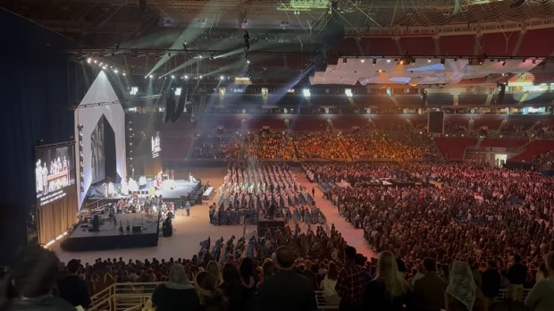 17,000+ young people sing "Salve Regina" at Seek23 - NOT FOR REUSE