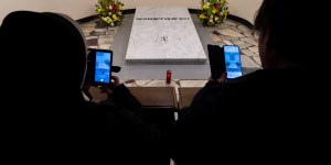 Come vedere la tomba di Benedetto XVI e quella di Giovanni Paolo II?