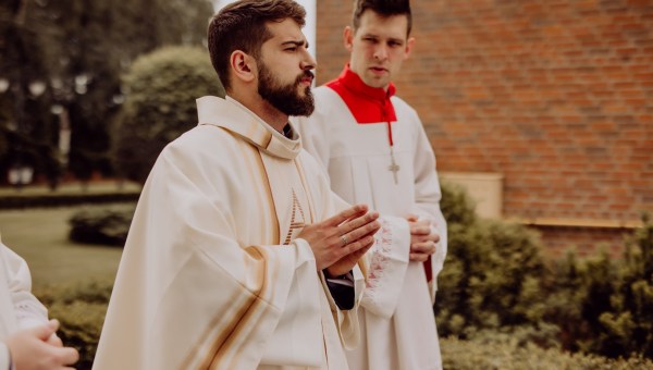 Ksiądz Konrad Nowak SDS