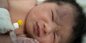 La bambina del miracolo tra le migliaia di morti del terremoto in Turchia e Siria